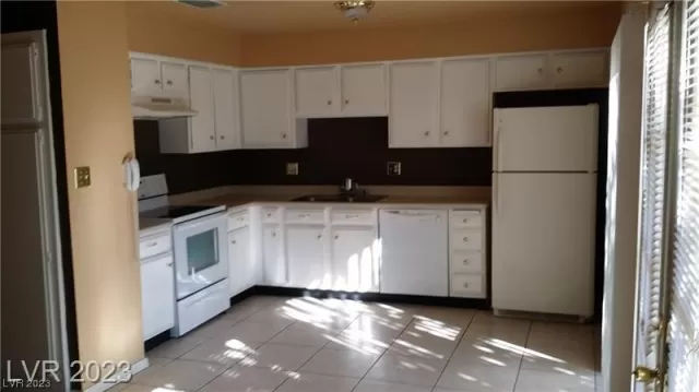 MLS: 2523106 Condo For Sale