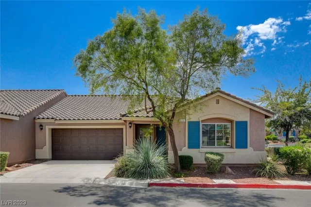 MLS: 2523120 Condo For Sale