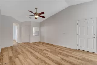 Photo #6: 2523120 Listing