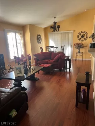 Photo #1: 2523140 Listing 