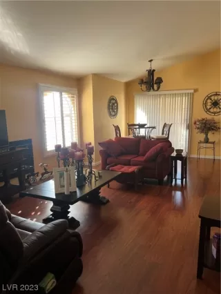 Photo #5: 2523140 Listing 