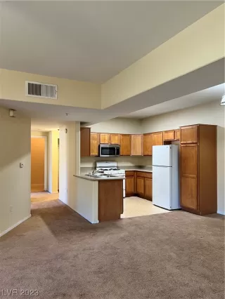 Photo #4: 2523146 Listing 