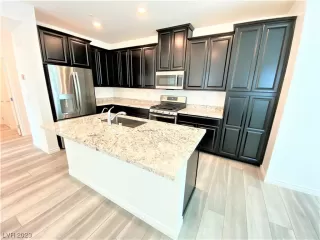 Photo #2: 2523300 Listing 