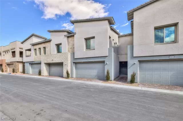 MLS: 2523308 Condo For Sale