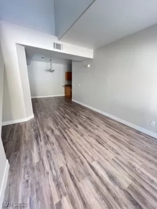Photo #1: 2523355 Listing 