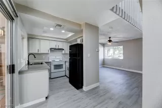 Photo #2: 2523360 Listing