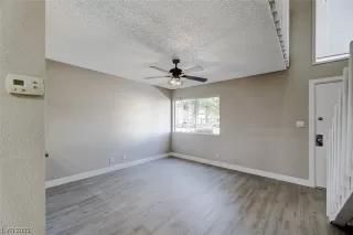 Photo #3: 2523360 Listing