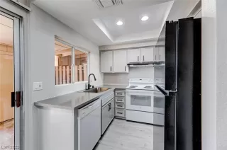 Photo #4: 2523360 Listing