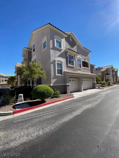 MLS: 2523362 Condo For Sale