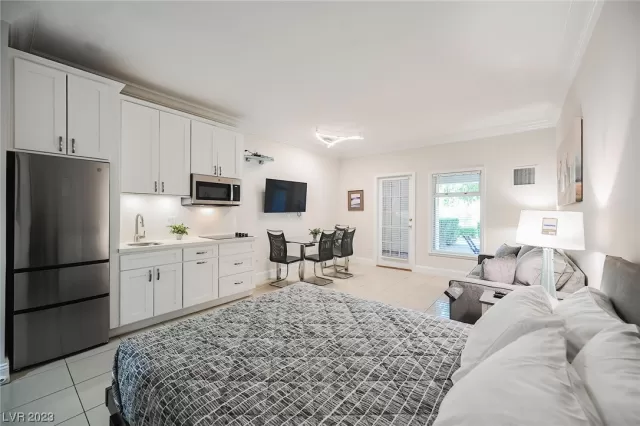 MLS: 2523364 Condo For Sale