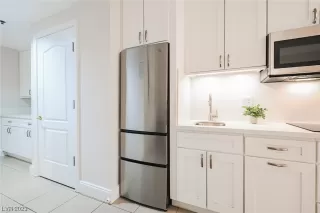 Photo #3: 2523364 Listing