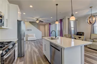 Photo #6: 2523389 Listing