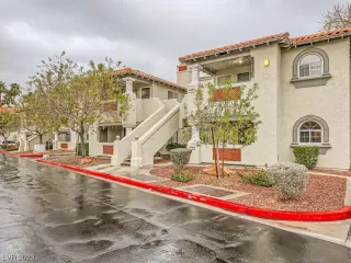 Photo #2: 2523411 Listing