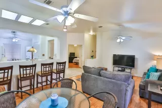 Photo #5: 2523432 Listing