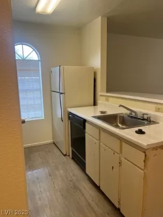 Photo #2: 2523460 Listing 