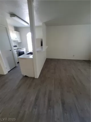 Photo #6: 2523460 Listing 