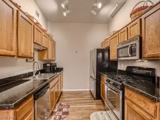 Photo #3: 2523491 Listing