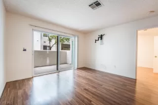 Photo #3: 2523507 Listing