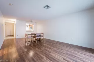 Photo #6: 2523507 Listing