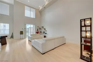 Photo #2: 2523508 Listing