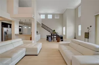 Photo #4: 2523508 Listing