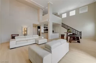 Photo #5: 2523508 Listing