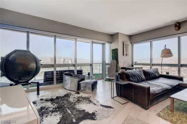 MLS: 2523594 Condo For Sale