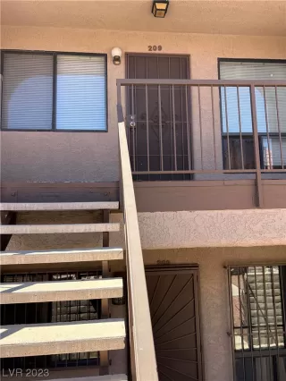 Photo #1: 2523613 Listing 