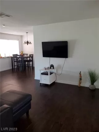 Photo #3: 2523616 Listing