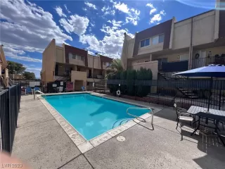 Photo #2: 2523669 Listing 