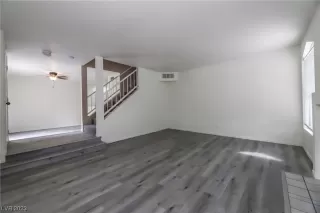 Photo #3: 2523698 Listing 