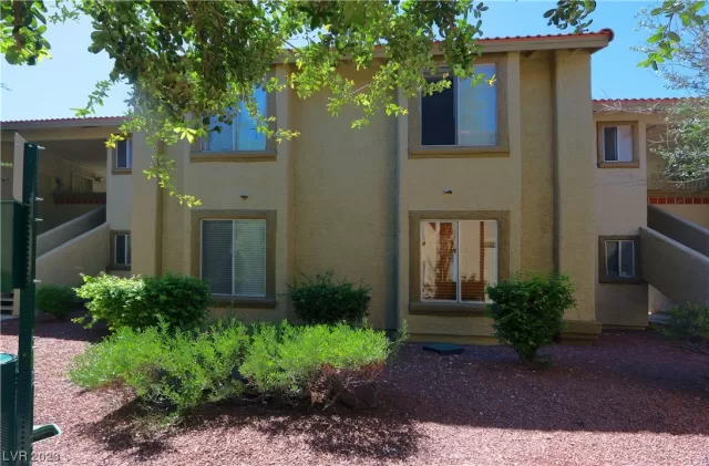 MLS: 2523724 Condo For Sale