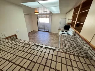 Photo #2: 2523725 Listing