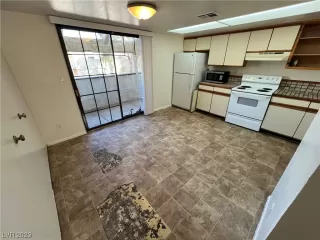 Photo #6: 2523725 Listing