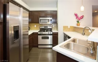 Photo #5: 2523742 Listing