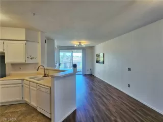 Photo #3: 2523775 Listing