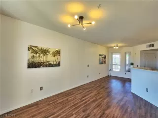 Photo #6: 2523775 Listing