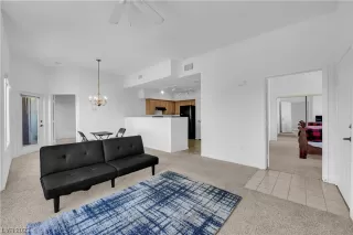 Photo #4: 2523777 Listing