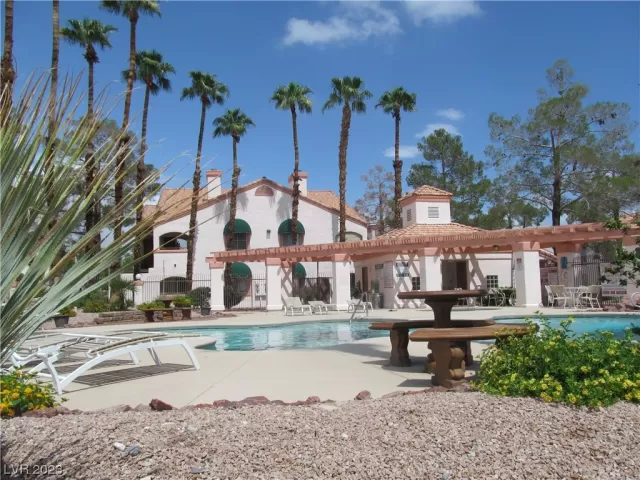 MLS: 2523778 Condo For Sale