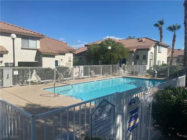 MLS: 2523782 Condo For Sale