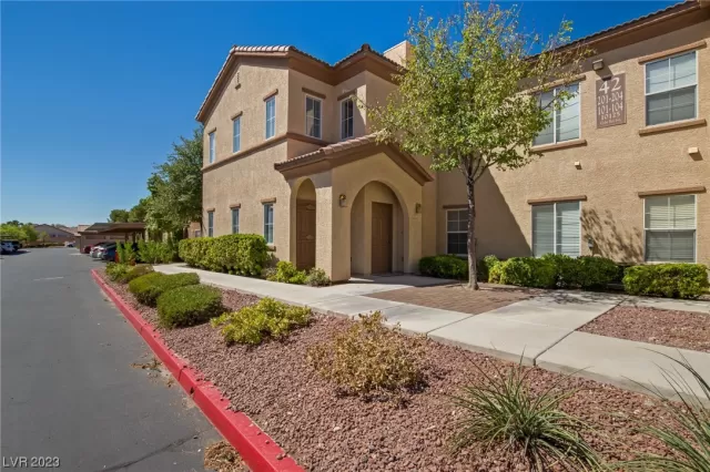 MLS: 2523790 Condo For Sale