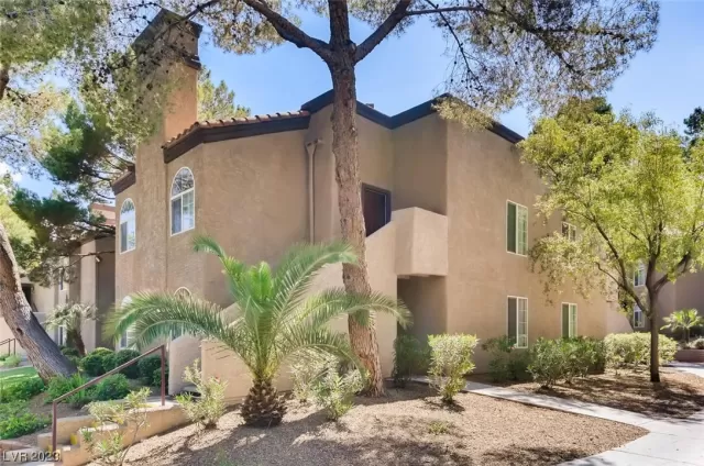 MLS: 2523817 Condo For Sale