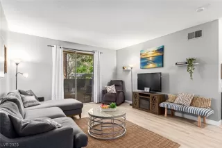 Photo #3: 2523836 Listing