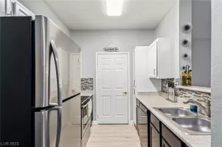 Photo #4: 2523836 Listing