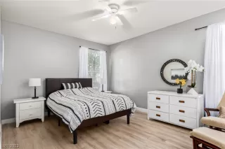 Photo #6: 2523836 Listing