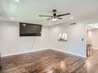 Photo #3: 2523838 Listing