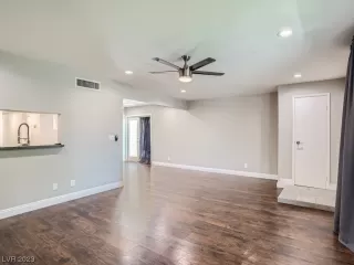 Photo #4: 2523838 Listing