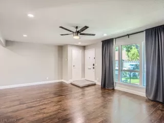 Photo #5: 2523838 Listing