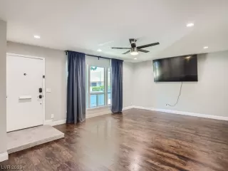 Photo #6: 2523838 Listing