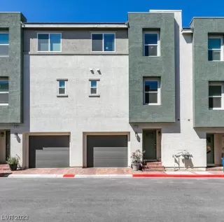 Photo #1: 2523861 Listing 